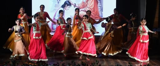 घृताक्षी संगीतशाला संस्था की ओर से गोमतीनगर स्थित अंतरराष्ट्रीय बौद्ध संस्थान में नमामि कृष्णम 