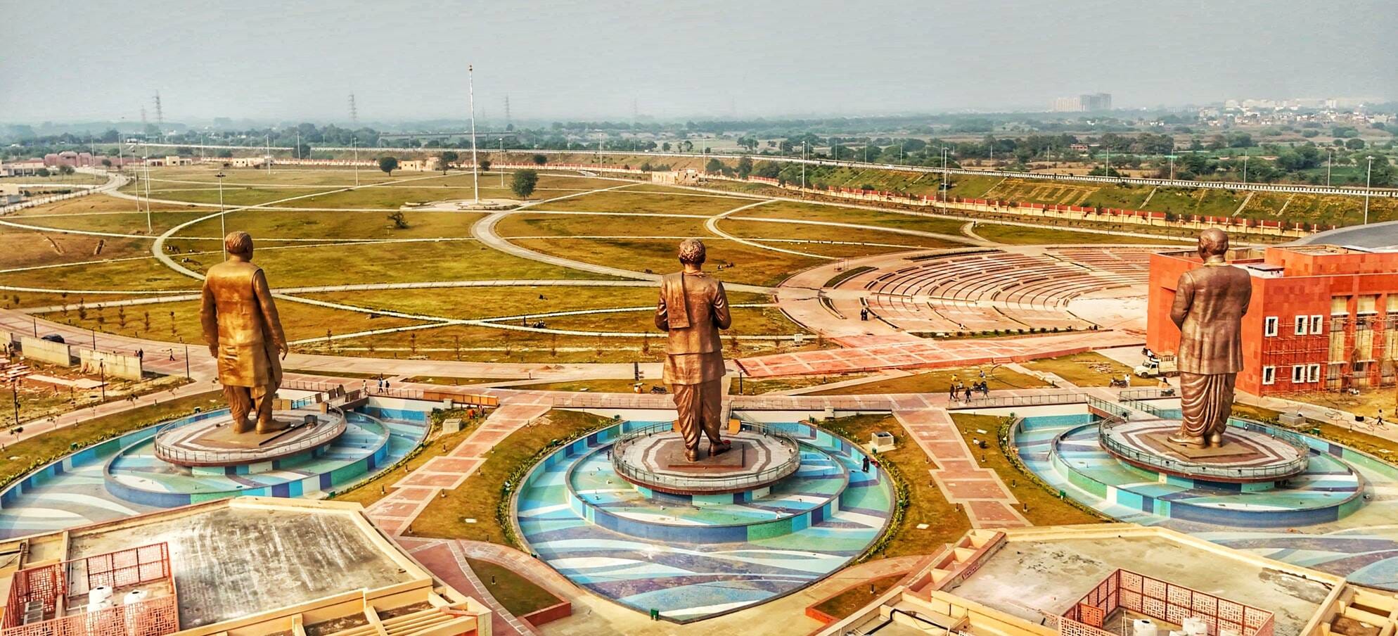 लोकार्पण के लिए तैयारी राष्ट्र प्रेरणा स्थल का विहंगम दृश्य। लोकार्पण के लिए तैयारी राष्ट्र प्रेरणा स्थल का विहंगम दृश्य।