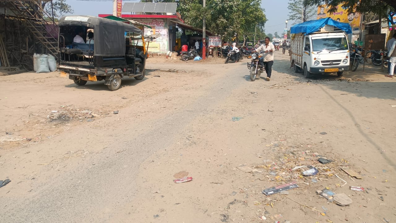 मंझरिया से कटका मार्ग गड्ढे में तब्दील-संवाद मंझरिया से कटका मार्ग गड्ढे में तब्दील-संवाद