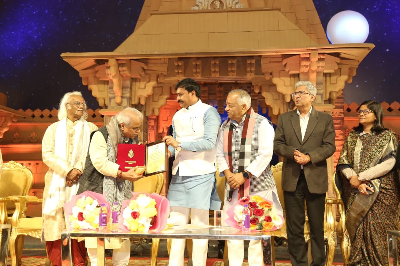 संगीत की नगरी में 101वे तानसेन समारोह का आगाज संगीत की नगरी में 101वे तानसेन समारोह का आगाज