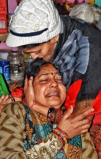 आर्यन जायसवाल व उसके परिवारीजन।