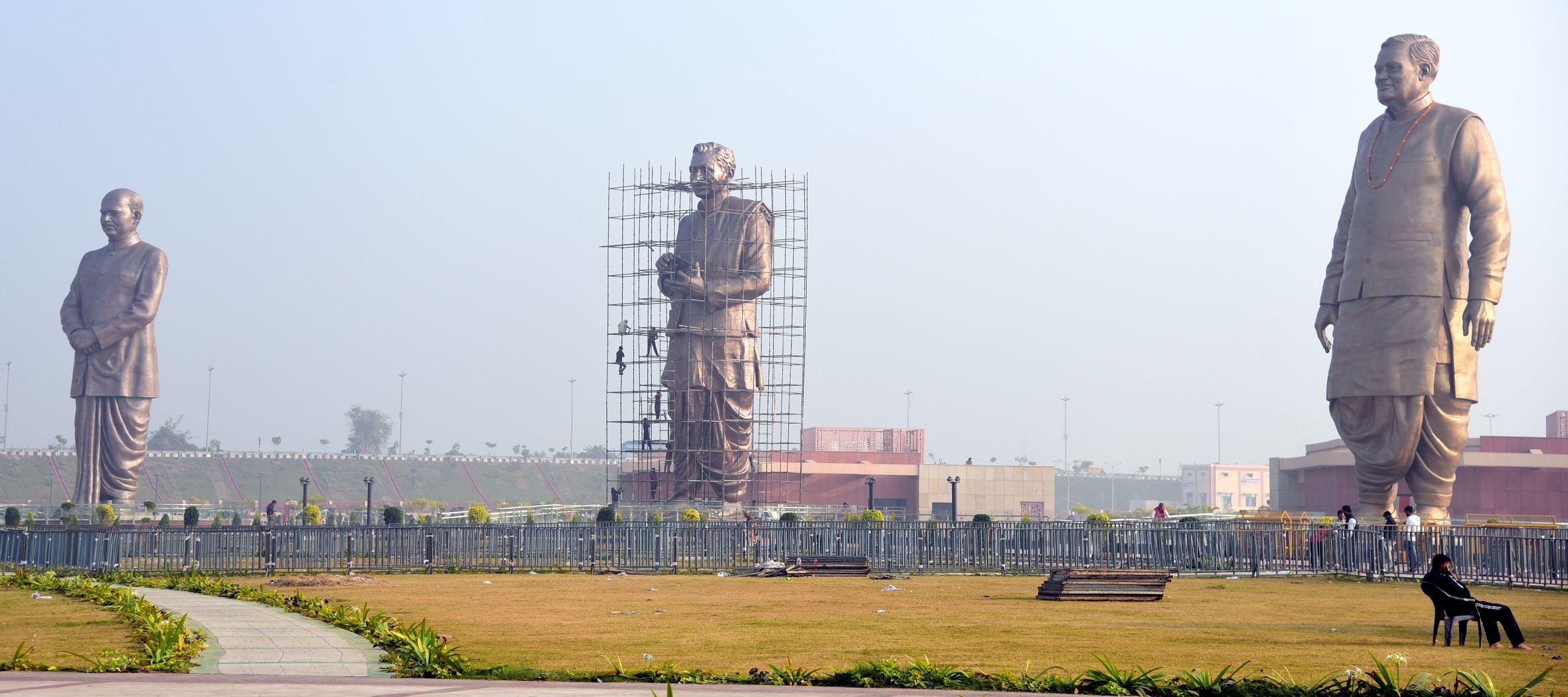 राष्ट्र प्रेरणा स्थल पर चल रही तैयारी। राष्ट्र प्रेरणा स्थल पर चल रही तैयारी।