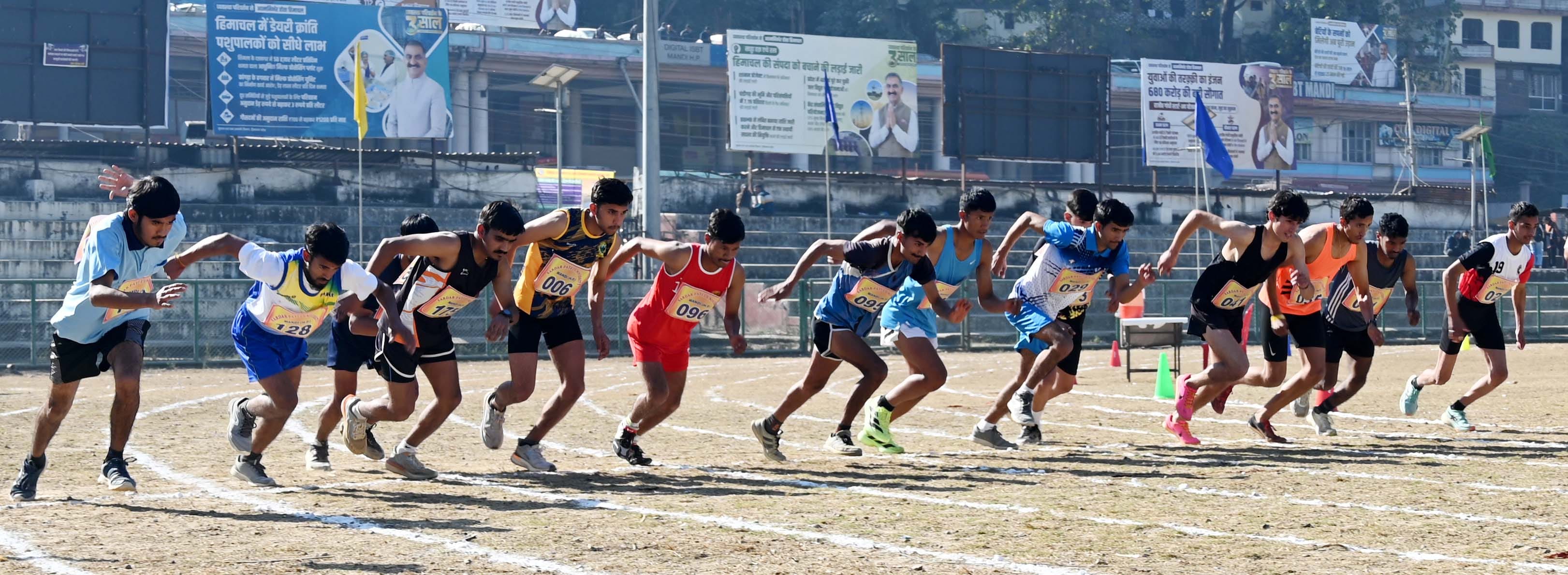 सरदार पटेल विश्वविद्यालय मंडी की ओर से आयोजित प्रथम अंतर-महाविद्यालय एथलेटिक्स मीट में लंबीकूद 