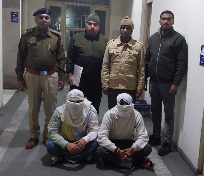 35...रोहतक स्थित एमडीयू के गेट पर जांच करते सुरक्षाकर्मी। संवाद