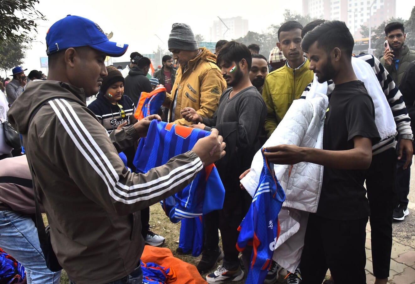 चौथे टी-20 मुकाबले के लिए क्रिकेट प्रेमियों का जोश देखने लायक था।