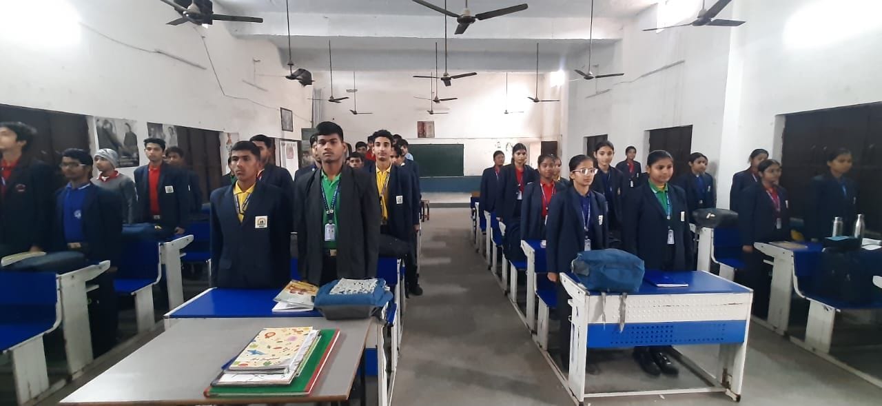 फोटो 02- सोनीपत के सेक्टर-14 स्थित राजकीय प्राथमिक विद्यालय में बच्चों को पढ़ाती शिक्षिका सु फोटो 02- सोनीपत के सेक्टर-14 स्थित राजकीय प्राथमिक विद्यालय में बच्चों को पढ़ाती शिक्षिका सु