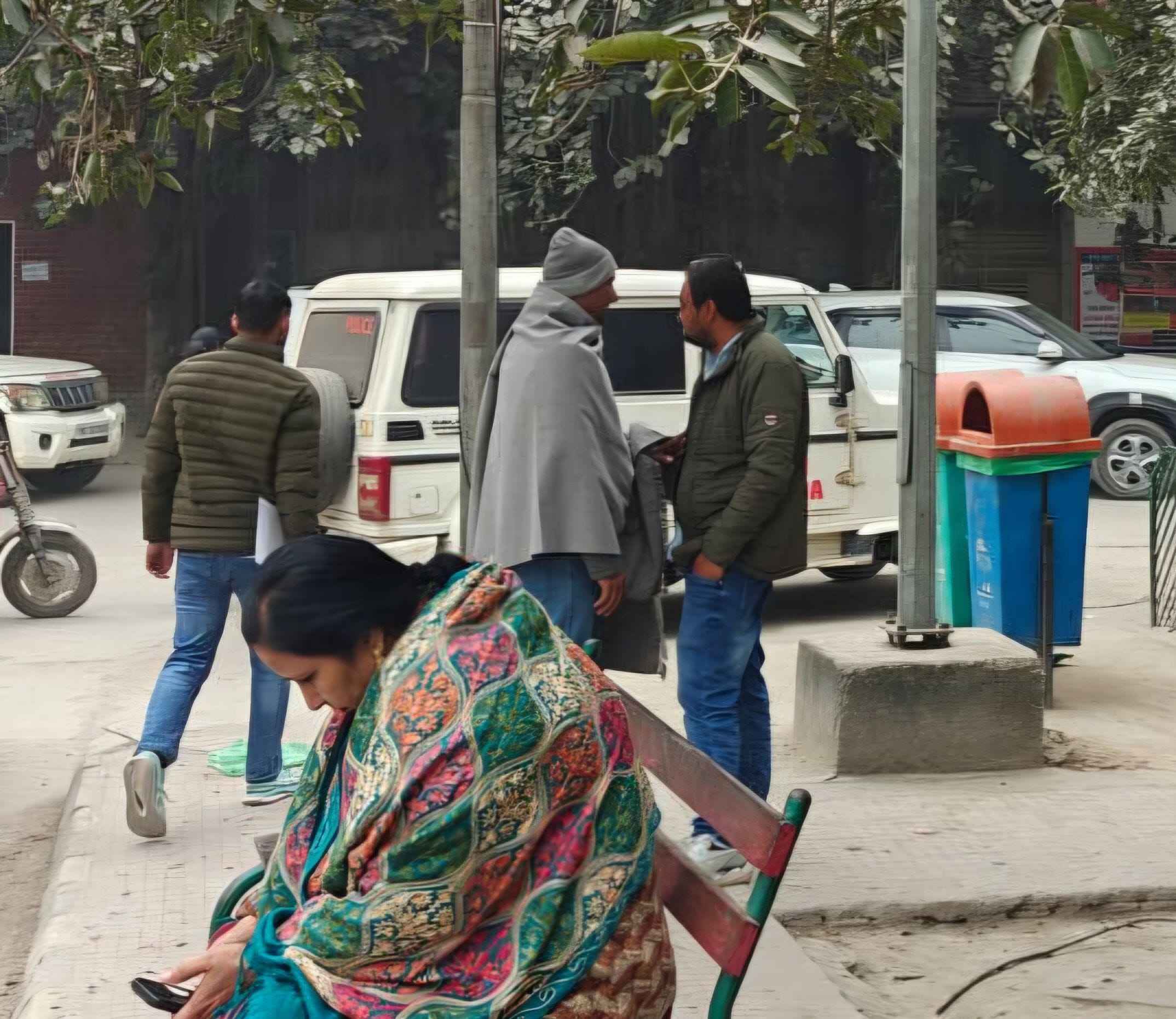 फोटो :34: सोनीपत नागरिक अस्पताल में महिला साइको किलर को लेकर पहुंची पुलिस टीम। संवाद फोटो :34: सोनीपत नागरिक अस्पताल में महिला साइको किलर को लेकर पहुंची पुलिस टीम। संवाद