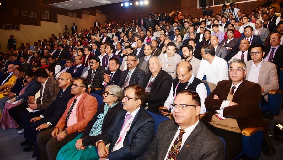 कार्यक्रम में मुख्यमंत्री योगी आदित्यनाथ, उपमुख्यमंत्री ब्रजेश पाठक एवं मौजूद चिकित्सक। कार्यक्रम में मुख्यमंत्री योगी आदित्यनाथ, उपमुख्यमंत्री ब्रजेश पाठक एवं मौजूद चिकित्सक।