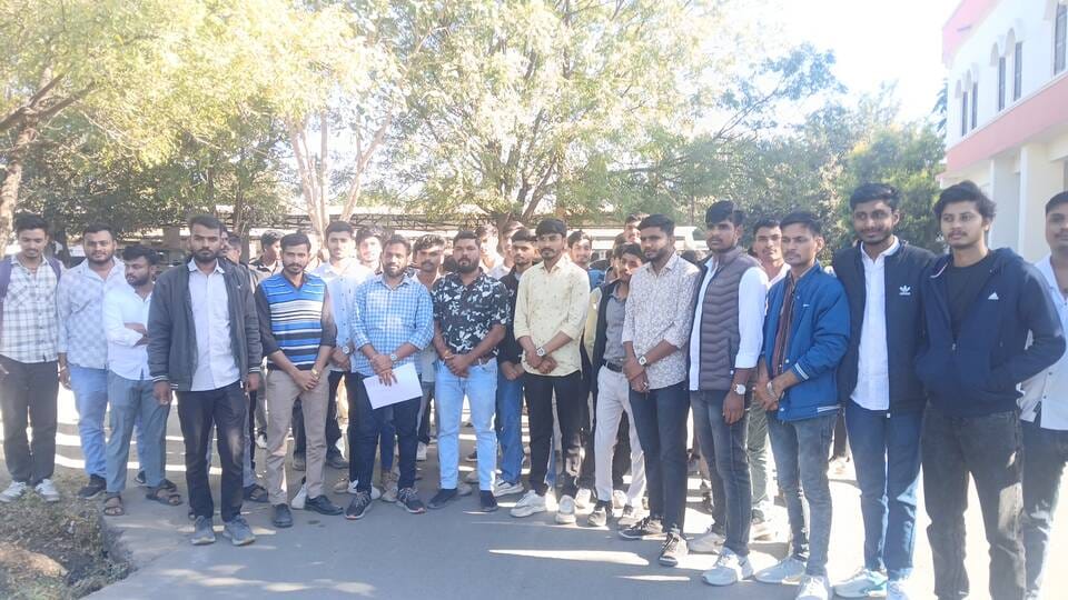 वीआईटी के बाद अब कृषि महाविद्यालय में उबाल