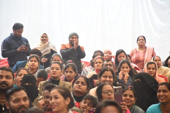 नगर निगम के चिल्ड्रेंस पैलेस विद्यालय का वार्षिकोत्सव बृहस्पतिवार को हर्षोल्लास और भव्यता के सा नगर निगम के चिल्ड्रेंस पैलेस विद्यालय का वार्षिकोत्सव बृहस्पतिवार को हर्षोल्लास और भव्यता के सा