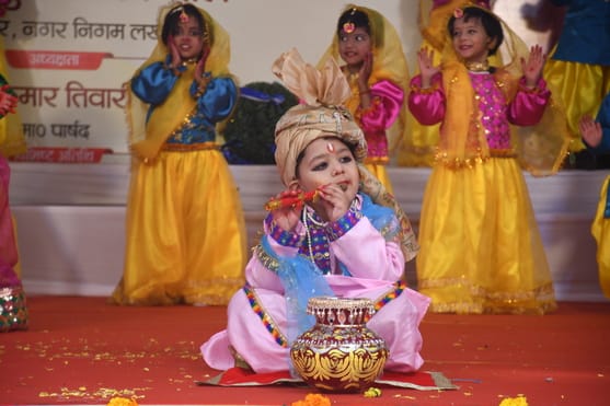 नगर निगम के चिल्ड्रेंस पैलेस विद्यालय का वार्षिकोत्सव बृहस्पतिवार को हर्षोल्लास और भव्यता के सा नगर निगम के चिल्ड्रेंस पैलेस विद्यालय का वार्षिकोत्सव बृहस्पतिवार को हर्षोल्लास और भव्यता के सा