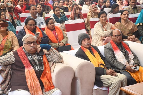 नगर निगम के चिल्ड्रेंस पैलेस विद्यालय का वार्षिकोत्सव बृहस्पतिवार को हर्षोल्लास और भव्यता के सा नगर निगम के चिल्ड्रेंस पैलेस विद्यालय का वार्षिकोत्सव बृहस्पतिवार को हर्षोल्लास और भव्यता के सा