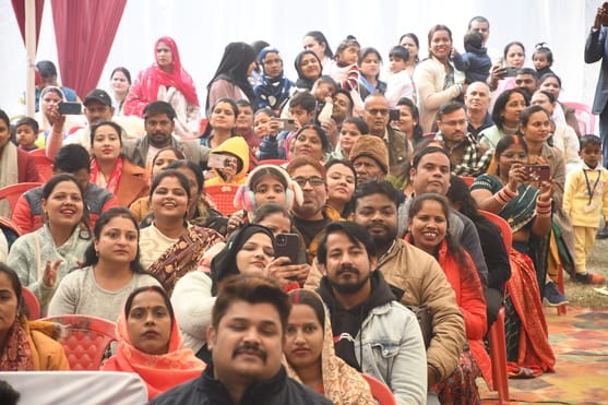 नगर निगम के चिल्ड्रेंस पैलेस विद्यालय का वार्षिकोत्सव बृहस्पतिवार को हर्षोल्लास और भव्यता के सा नगर निगम के चिल्ड्रेंस पैलेस विद्यालय का वार्षिकोत्सव बृहस्पतिवार को हर्षोल्लास और भव्यता के सा