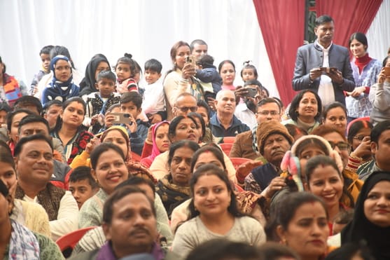 नगर निगम के चिल्ड्रेंस पैलेस विद्यालय का वार्षिकोत्सव बृहस्पतिवार को हर्षोल्लास और भव्यता के सा नगर निगम के चिल्ड्रेंस पैलेस विद्यालय का वार्षिकोत्सव बृहस्पतिवार को हर्षोल्लास और भव्यता के सा