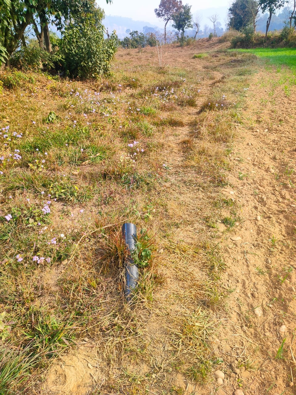 अमरोआ उठाऊ सिंचाई योजना की टूटी पाइप। संवाद