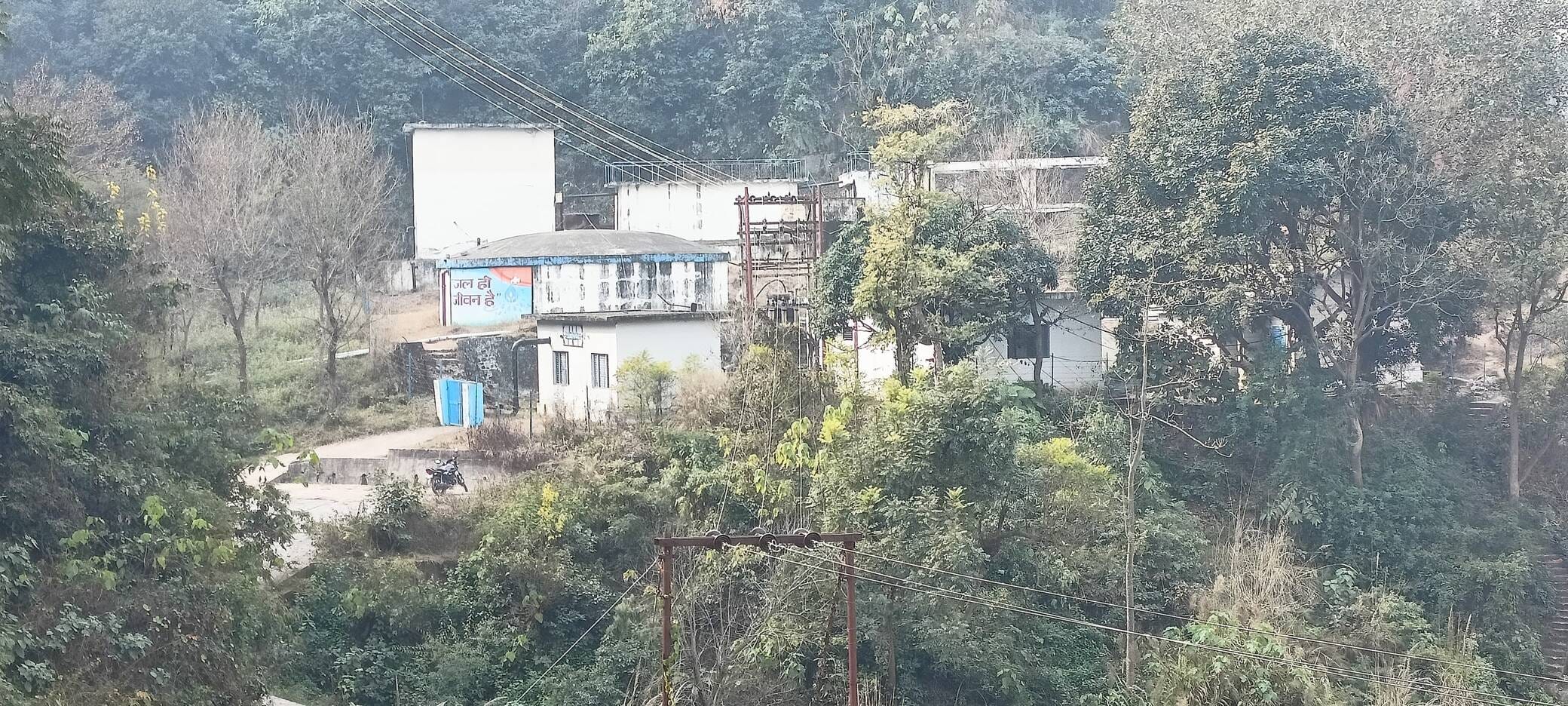 अमरोआ उठाऊ सिंचाई योजना की टूटी पाइप। संवाद