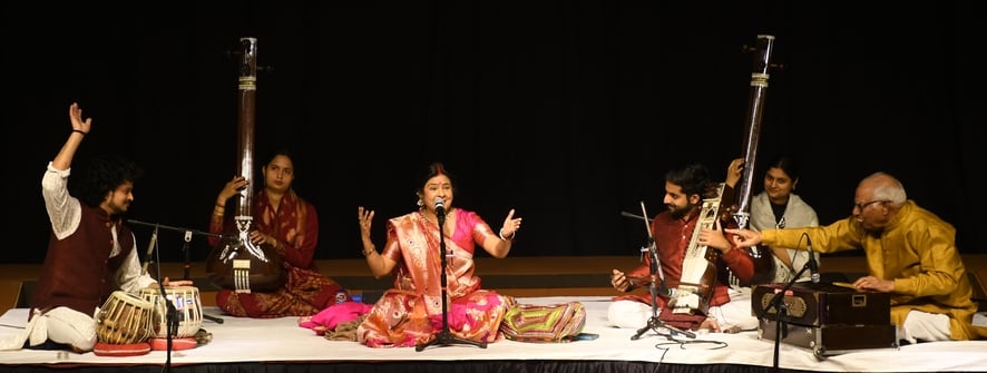 भातखंडे संस्कृति विश्वविद्यालय में शताब्दी वर्ष के अवसर पर आयोजित तीन दिवसीय अंतरराष्ट्रीय संगो भातखंडे संस्कृति विश्वविद्यालय में शताब्दी वर्ष के अवसर पर आयोजित तीन दिवसीय अंतरराष्ट्रीय संगो
