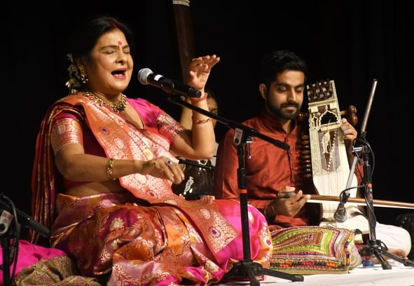 भातखंडे संस्कृति विश्वविद्यालय में शताब्दी वर्ष के अवसर पर आयोजित तीन दिवसीय अंतरराष्ट्रीय संगो भातखंडे संस्कृति विश्वविद्यालय में शताब्दी वर्ष के अवसर पर आयोजित तीन दिवसीय अंतरराष्ट्रीय संगो