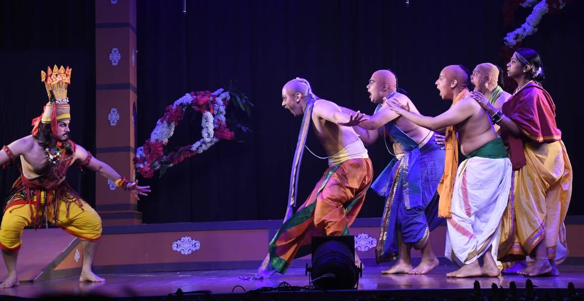 भातखंडे संस्कृति विश्वविद्यालय में शताब्दी वर्ष के अवसर पर आयोजित तीन दिवसीय अंतरराष्ट्रीय संगो भातखंडे संस्कृति विश्वविद्यालय में शताब्दी वर्ष के अवसर पर आयोजित तीन दिवसीय अंतरराष्ट्रीय संगो