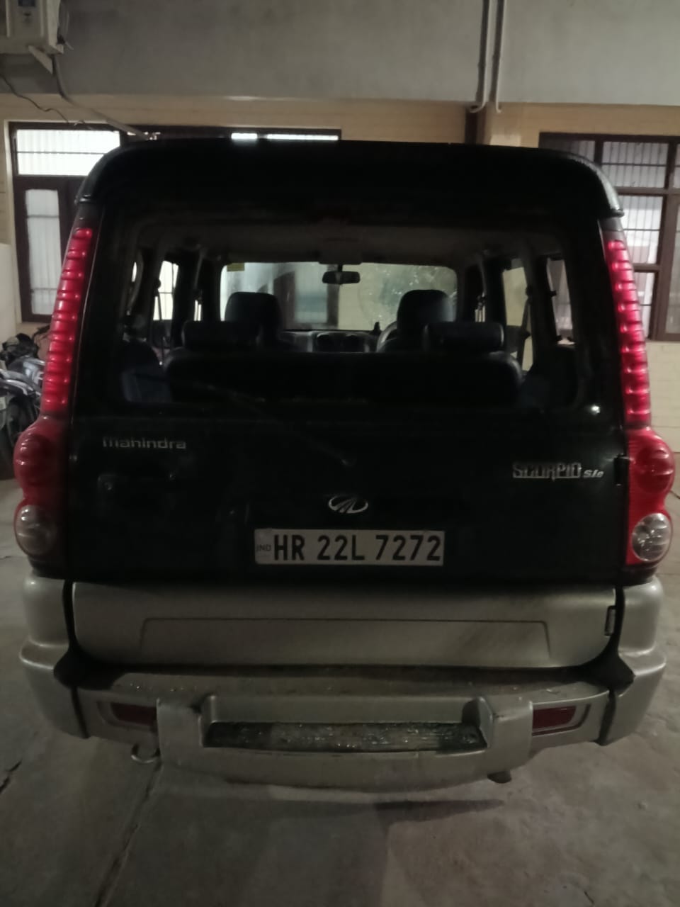 चौपटा: घटनास्थल पर जांच करती पुलिस।