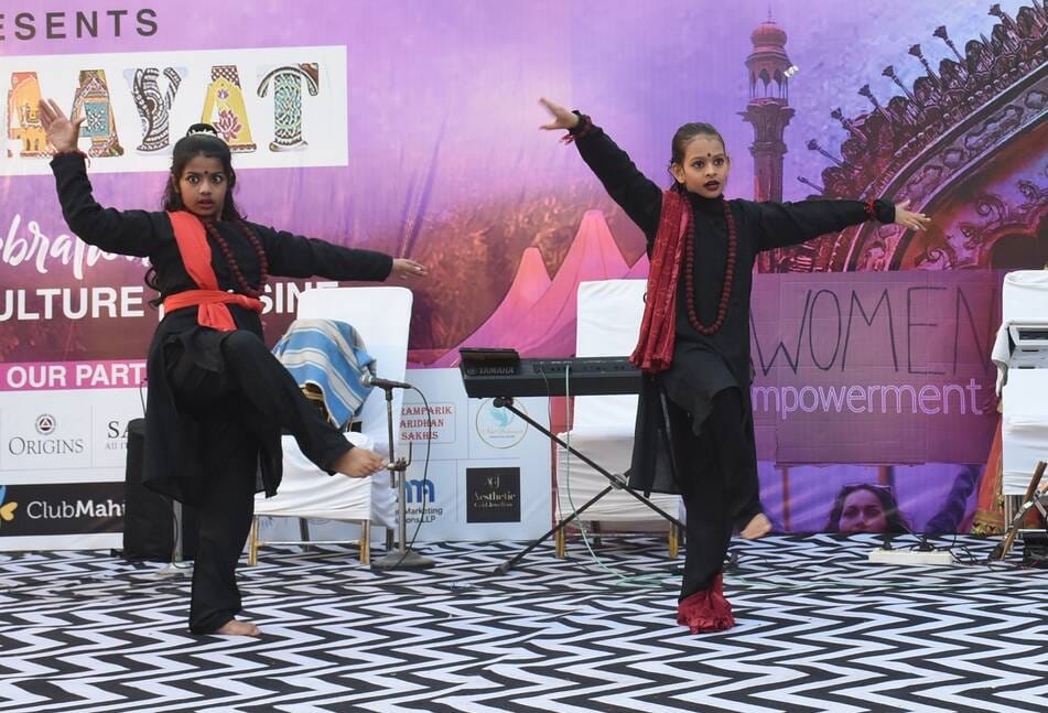 गोमतीनगर स्थित उत्तर प्रदेश संगीत नाटक अकादमी में शुक्रवार को तीन दिवसीय सांस्कृतिक महोत्सव ‘रि गोमतीनगर स्थित उत्तर प्रदेश संगीत नाटक अकादमी में शुक्रवार को तीन दिवसीय सांस्कृतिक महोत्सव ‘रि