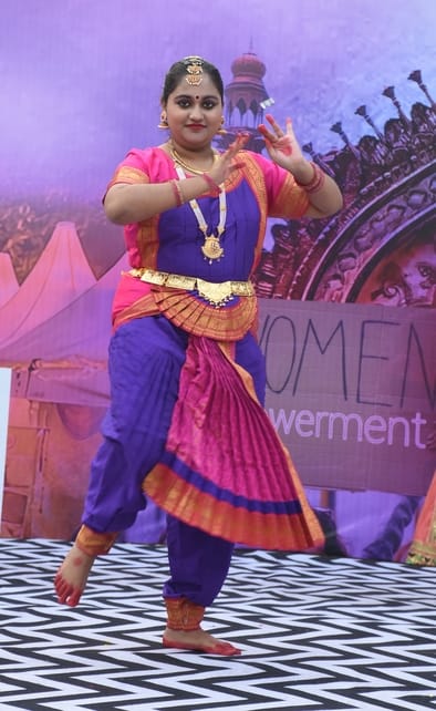 गोमतीनगर स्थित उत्तर प्रदेश संगीत नाटक अकादमी में शुक्रवार को तीन दिवसीय सांस्कृतिक महोत्सव ‘रि गोमतीनगर स्थित उत्तर प्रदेश संगीत नाटक अकादमी में शुक्रवार को तीन दिवसीय सांस्कृतिक महोत्सव ‘रि