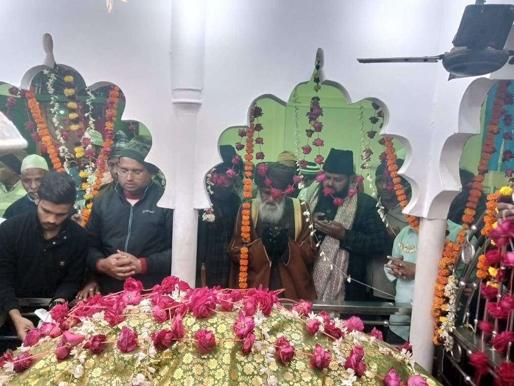 हजरत शाह दोस्त मोहम्मद शाहदोसी बाबा का तीन दिवसीय उर्स शुक्रवार को कुल की महफिल के साथ अकीदत से
