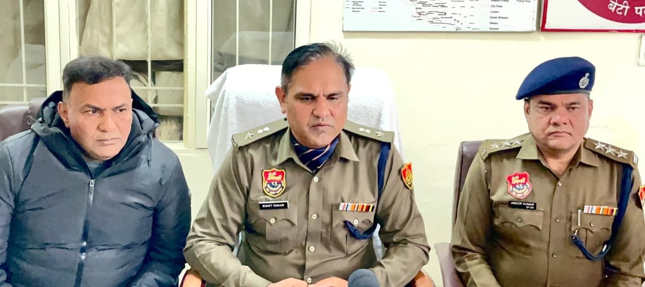 पुलिस मुठभेड़ में गोली लगने से घायल आरोपी अजय उर्फ भोला। 