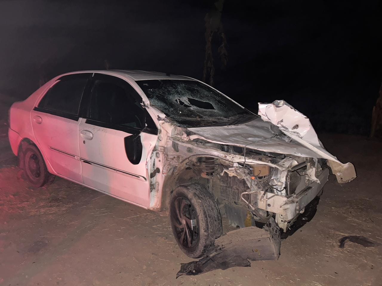 रतलाम के ताल-जावरा हाईवे पर ट्रक में पीछे से घुसी कार।