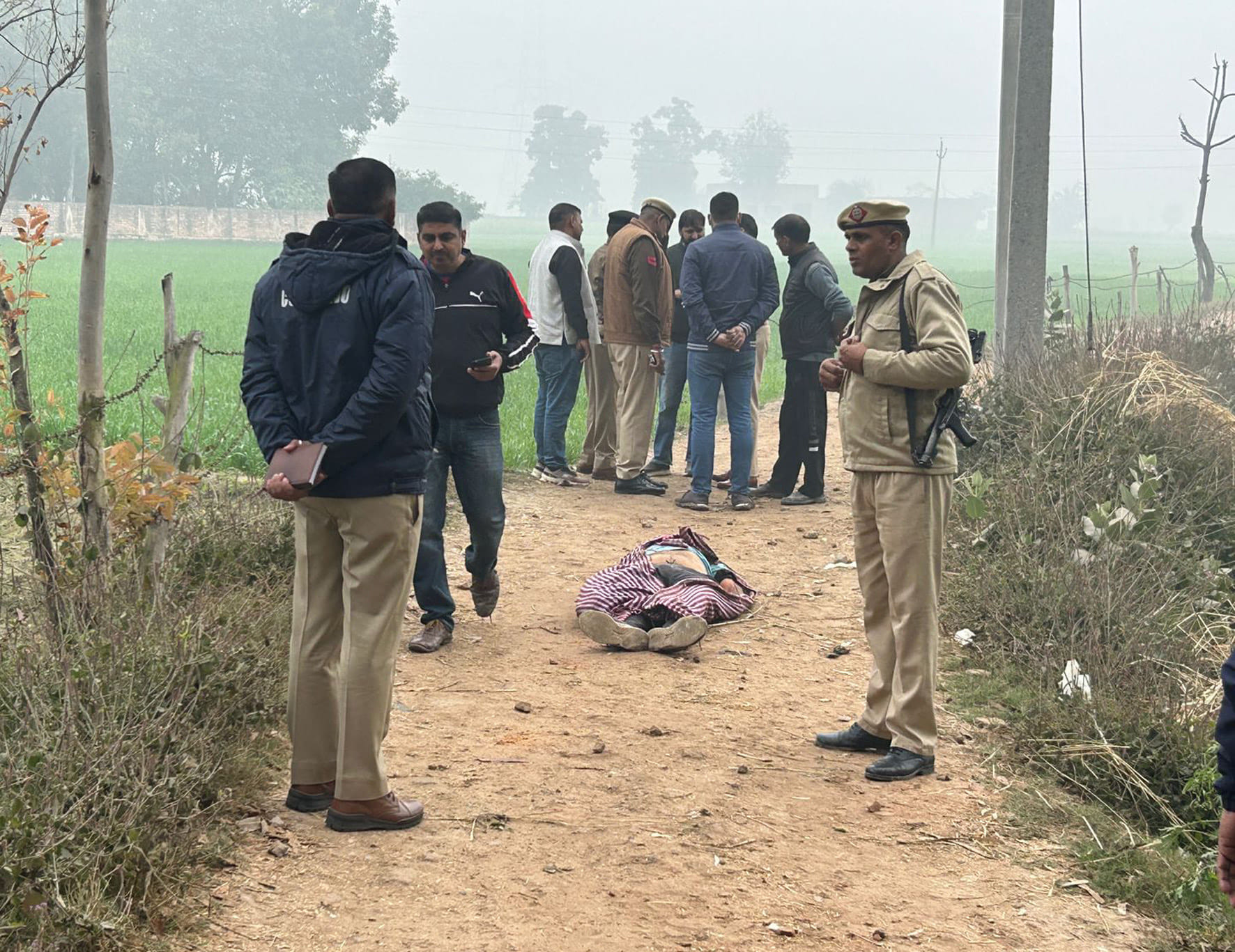 उपासना यादव मौका स्थल का दौरा करते हुए। संवाद उपासना यादव मौका स्थल का दौरा करते हुए। संवाद