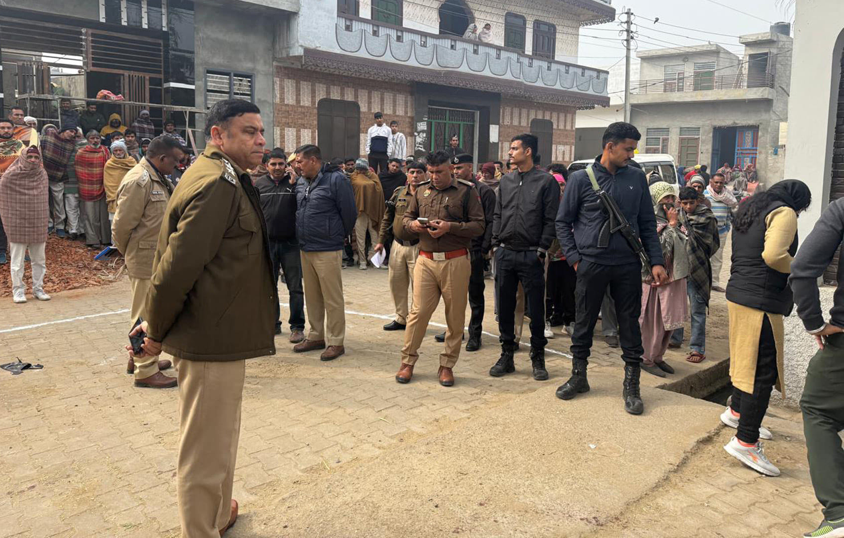 उपासना यादव मौका स्थल का दौरा करते हुए। संवाद उपासना यादव मौका स्थल का दौरा करते हुए। संवाद