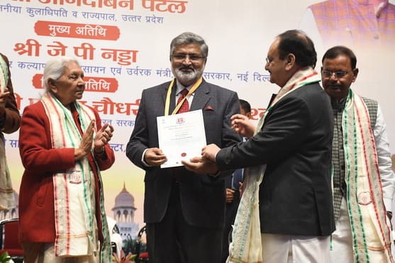 अटल बिहारी वाजपेई साइंटिफिक कन्वेंशन सेंटर में आयोजित केजीएमयू के 21वें दीक्षांत समारोह की झलकि अटल बिहारी वाजपेई साइंटिफिक कन्वेंशन सेंटर में आयोजित केजीएमयू के 21वें दीक्षांत समारोह की झलकि