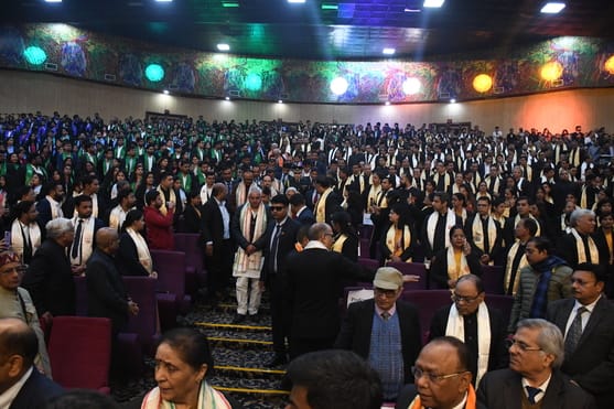 अटल बिहारी वाजपेई साइंटिफिक कन्वेंशन सेंटर में आयोजित केजीएमयू के 21वें दीक्षांत समारोह की झलकि अटल बिहारी वाजपेई साइंटिफिक कन्वेंशन सेंटर में आयोजित केजीएमयू के 21वें दीक्षांत समारोह की झलकि