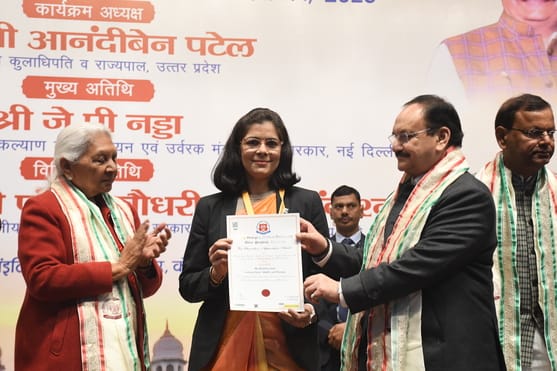 अटल बिहारी वाजपेई साइंटिफिक कन्वेंशन सेंटर में आयोजित केजीएमयू के 21वें दीक्षांत समारोह की झलकि अटल बिहारी वाजपेई साइंटिफिक कन्वेंशन सेंटर में आयोजित केजीएमयू के 21वें दीक्षांत समारोह की झलकि