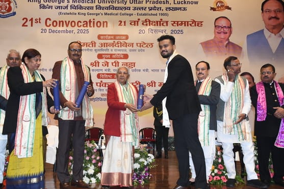 अटल बिहारी वाजपेई साइंटिफिक कन्वेंशन सेंटर में आयोजित केजीएमयू के 21वें दीक्षांत समारोह की झलकि अटल बिहारी वाजपेई साइंटिफिक कन्वेंशन सेंटर में आयोजित केजीएमयू के 21वें दीक्षांत समारोह की झलकि