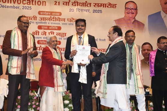 अटल बिहारी वाजपेई साइंटिफिक कन्वेंशन सेंटर में आयोजित केजीएमयू के 21वें दीक्षांत समारोह की झलकि अटल बिहारी वाजपेई साइंटिफिक कन्वेंशन सेंटर में आयोजित केजीएमयू के 21वें दीक्षांत समारोह की झलकि