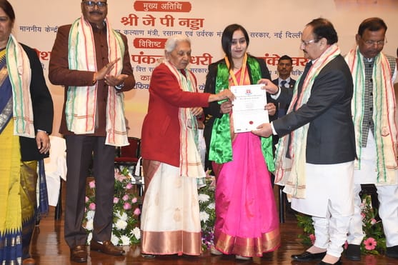 अटल बिहारी वाजपेई साइंटिफिक कन्वेंशन सेंटर में आयोजित केजीएमयू के 21वें दीक्षांत समारोह की झलकि अटल बिहारी वाजपेई साइंटिफिक कन्वेंशन सेंटर में आयोजित केजीएमयू के 21वें दीक्षांत समारोह की झलकि