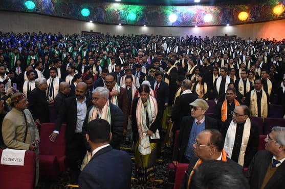 अटल बिहारी वाजपेई साइंटिफिक कन्वेंशन सेंटर में आयोजित केजीएमयू के 21वें दीक्षांत समारोह की झलकि अटल बिहारी वाजपेई साइंटिफिक कन्वेंशन सेंटर में आयोजित केजीएमयू के 21वें दीक्षांत समारोह की झलकि