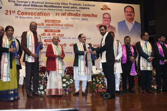 अटल बिहारी वाजपेई साइंटिफिक कन्वेंशन सेंटर में आयोजित केजीएमयू के 21वें दीक्षांत समारोह की झलकि अटल बिहारी वाजपेई साइंटिफिक कन्वेंशन सेंटर में आयोजित केजीएमयू के 21वें दीक्षांत समारोह की झलकि