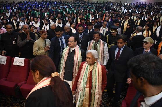 अटल बिहारी वाजपेई साइंटिफिक कन्वेंशन सेंटर में आयोजित केजीएमयू के 21वें दीक्षांत समारोह की झलकि अटल बिहारी वाजपेई साइंटिफिक कन्वेंशन सेंटर में आयोजित केजीएमयू के 21वें दीक्षांत समारोह की झलकि