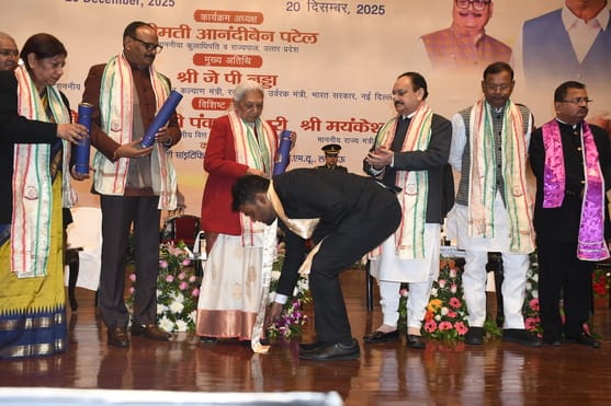 अटल बिहारी वाजपेई साइंटिफिक कन्वेंशन सेंटर में आयोजित केजीएमयू के 21वें दीक्षांत समारोह की झलकि अटल बिहारी वाजपेई साइंटिफिक कन्वेंशन सेंटर में आयोजित केजीएमयू के 21वें दीक्षांत समारोह की झलकि