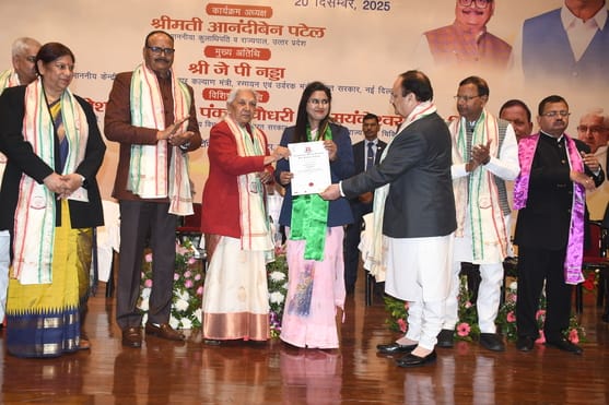 अटल बिहारी वाजपेई साइंटिफिक कन्वेंशन सेंटर में आयोजित केजीएमयू के 21वें दीक्षांत समारोह की झलकि अटल बिहारी वाजपेई साइंटिफिक कन्वेंशन सेंटर में आयोजित केजीएमयू के 21वें दीक्षांत समारोह की झलकि