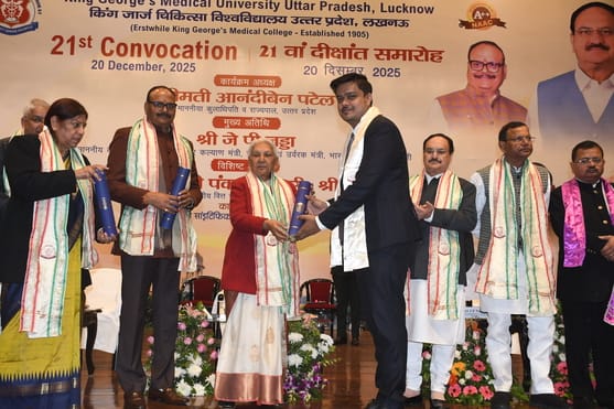 अटल बिहारी वाजपेई साइंटिफिक कन्वेंशन सेंटर में आयोजित केजीएमयू के 21वें दीक्षांत समारोह की झलकि अटल बिहारी वाजपेई साइंटिफिक कन्वेंशन सेंटर में आयोजित केजीएमयू के 21वें दीक्षांत समारोह की झलकि