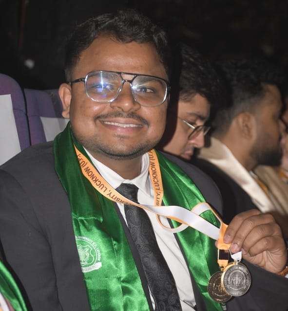 अटल बिहारी वाजपेई साइंटिफिक कन्वेंशन सेंटर में आयोजित केजीएमयू के 21वें दीक्षांत समारोह की झलकि अटल बिहारी वाजपेई साइंटिफिक कन्वेंशन सेंटर में आयोजित केजीएमयू के 21वें दीक्षांत समारोह की झलकि