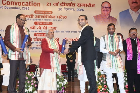 अटल बिहारी वाजपेई साइंटिफिक कन्वेंशन सेंटर में आयोजित केजीएमयू के 21वें दीक्षांत समारोह की झलकि अटल बिहारी वाजपेई साइंटिफिक कन्वेंशन सेंटर में आयोजित केजीएमयू के 21वें दीक्षांत समारोह की झलकि