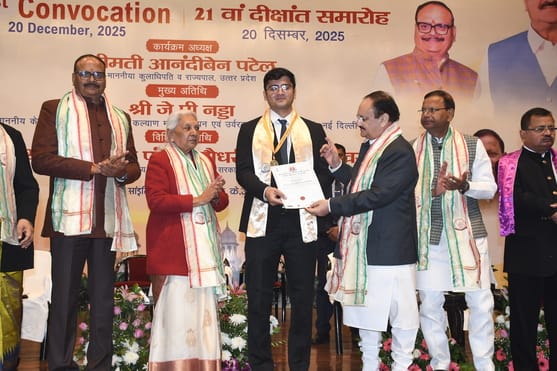 अटल बिहारी वाजपेई साइंटिफिक कन्वेंशन सेंटर में आयोजित केजीएमयू के 21वें दीक्षांत समारोह की झलकि अटल बिहारी वाजपेई साइंटिफिक कन्वेंशन सेंटर में आयोजित केजीएमयू के 21वें दीक्षांत समारोह की झलकि