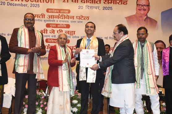 अटल बिहारी वाजपेई साइंटिफिक कन्वेंशन सेंटर में आयोजित केजीएमयू के 21वें दीक्षांत समारोह की झलकि अटल बिहारी वाजपेई साइंटिफिक कन्वेंशन सेंटर में आयोजित केजीएमयू के 21वें दीक्षांत समारोह की झलकि