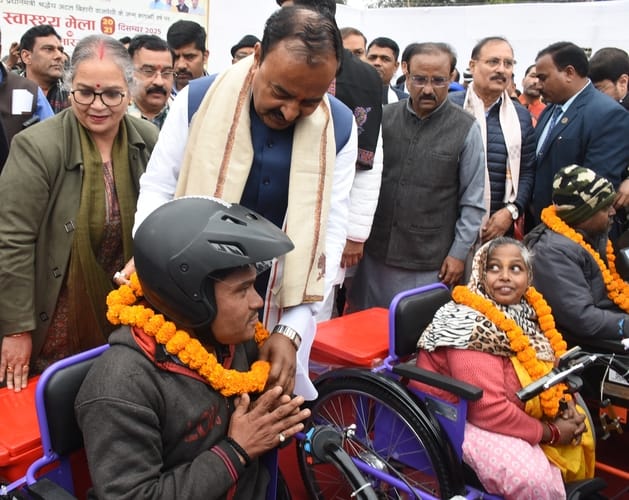 अटल स्वास्थ्य मेले में पहुंचे डिप्टी सीएम केशव मौर्य। अटल स्वास्थ्य मेले में पहुंचे डिप्टी सीएम केशव मौर्य।