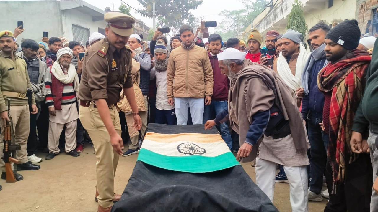 बुढा़ना। फाइल फोटो गुलजार