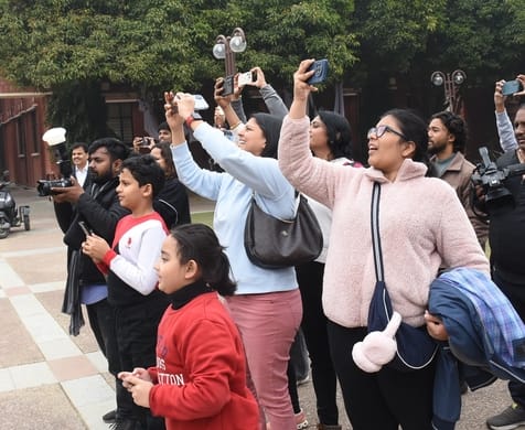 भारतीय प्रबंधन संस्थान (आईआईएम) में चल रहे तीन दिवसीय पूर्व छात्र पुनर्मिलन समारोह में शनिवार क भारतीय प्रबंधन संस्थान (आईआईएम) में चल रहे तीन दिवसीय पूर्व छात्र पुनर्मिलन समारोह में शनिवार क